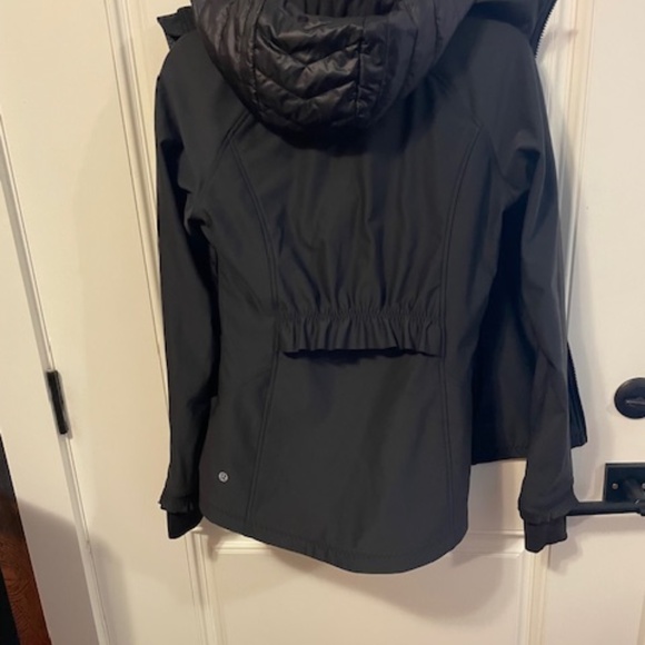 LULULEMON JACKET WITH REMOVABLE HOOD/ VEST. - Picture 4 of 5